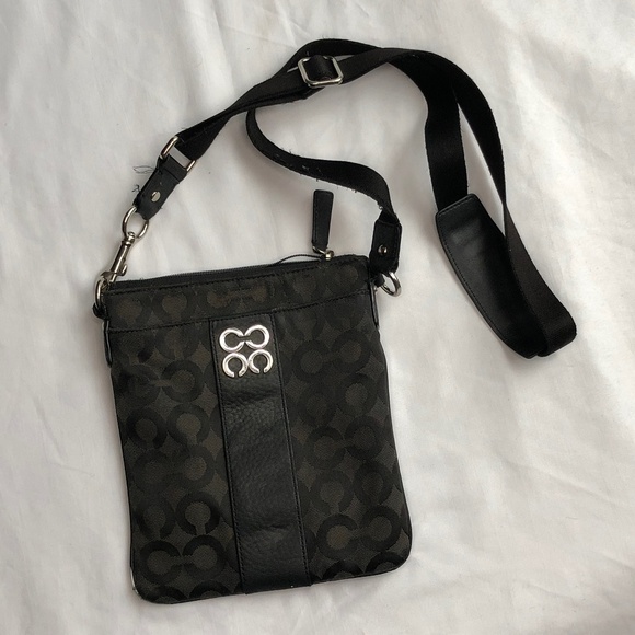 Coach Handbags - Coach Crossbody